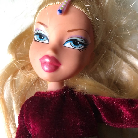 BRATZ 10” DOLL, GENIE MAGIC CLOE  MGA 2001 With Outfit Shown - Picture 2 of 11